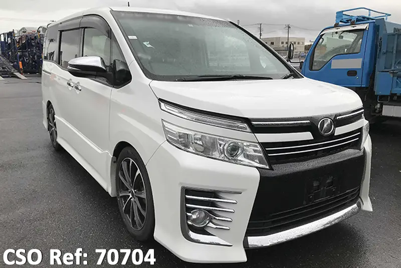 Toyota / Voxy 2015